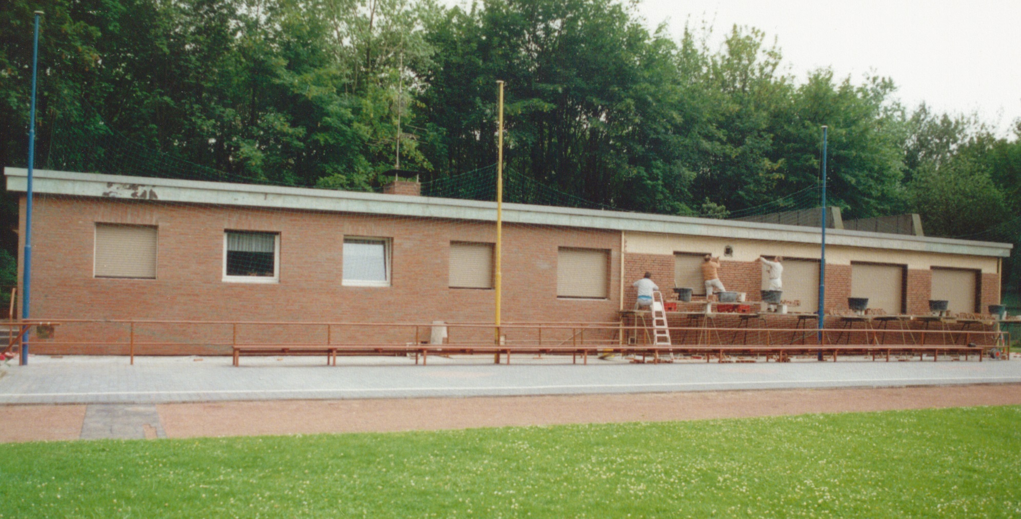 geschichte-klubhaus-verklinkerung-1990